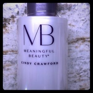 Cindy Crawford Meaningful Beauty Kit